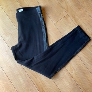 Cache cotton legging with leather side panel